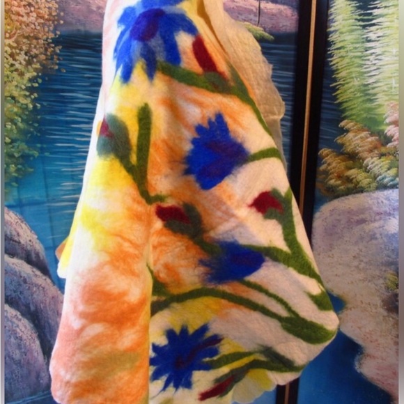 Wool Shawl-Floral Wool Wrap, Handcrafted  wool cape One Of A Kind OOAK - Picture 2 of 13